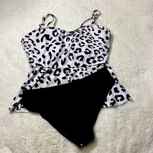 SHEIN Leopard Tankini Set